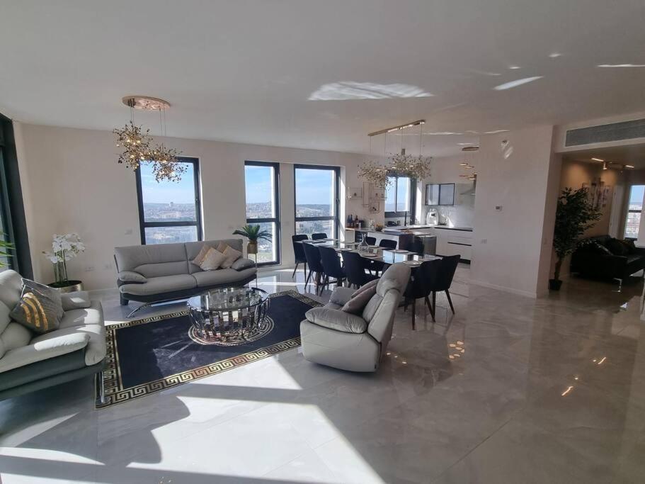 Jtower Royal - The Penthouse - Alefimmoed *