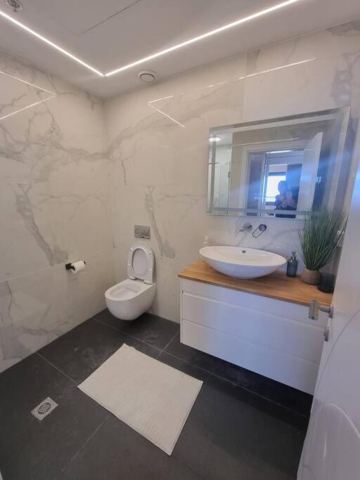 Jtower Royal - The Penthouse - Alefimmoed *