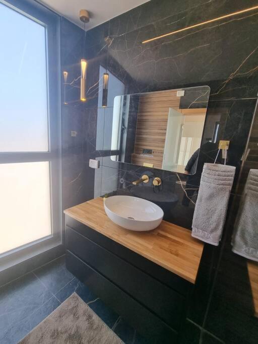 Apartment Jtower Royal - The Penthouse - Alefimmoed